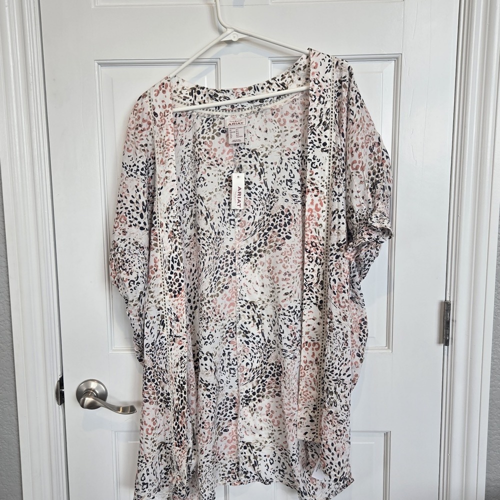 Ariat Womens Sweet Spring kimono Wrap Size M/L New Multicolor Animal Print